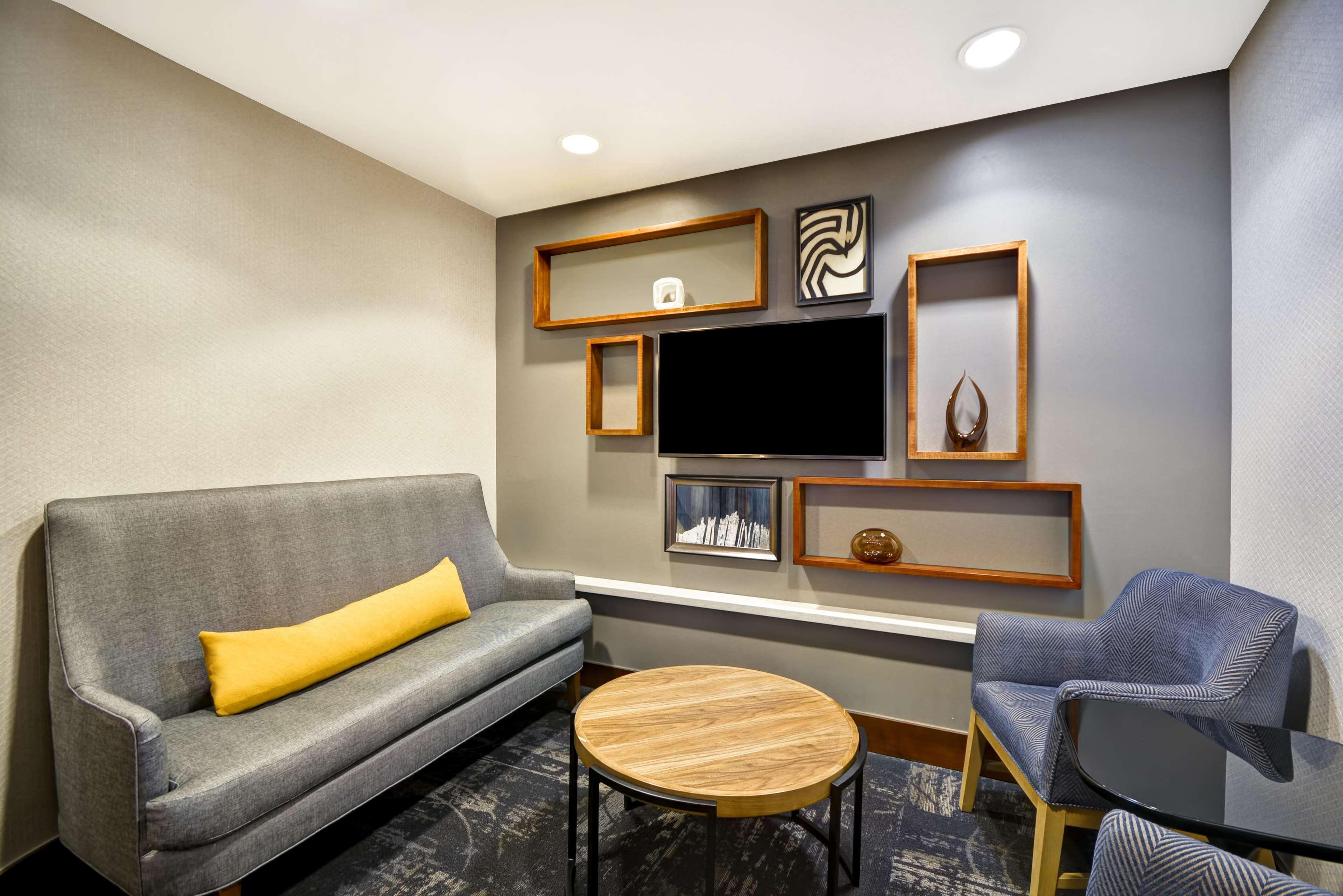 Hyatt Place Columbus Worthington Flint Exterior photo